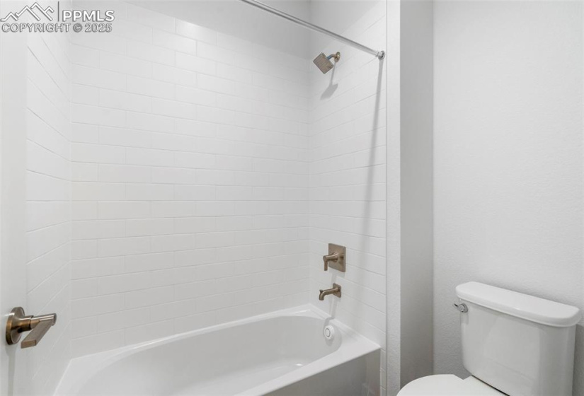 8072 School House Drive, Colorado Springs, Colorado 80908, 4 Bedrooms Bedrooms, ,3 BathroomsBathrooms,Residential,For Sale,School House,3956905