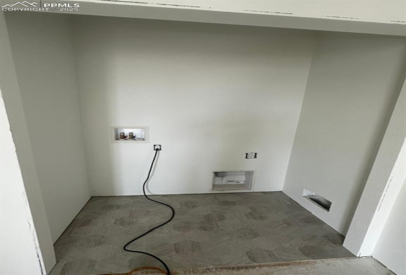 8055 School House Drive, Colorado Springs, Colorado 80908, 3 Bedrooms Bedrooms, ,3 BathroomsBathrooms,Residential,For Sale,School House,2399011