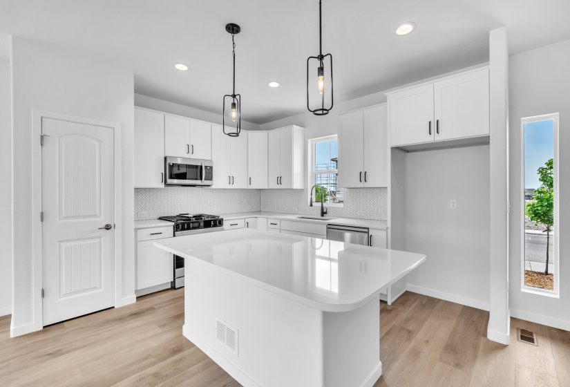 8164 Manor House Way, Colorado Springs, Colorado 80908, 3 Bedrooms Bedrooms, ,3 BathroomsBathrooms,Residential,For Sale,Manor House Way,9776840