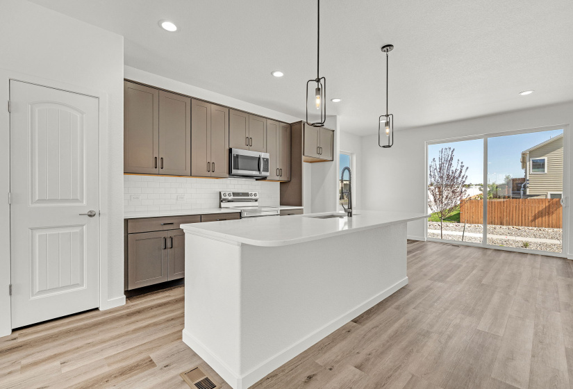8140 Manor House Way, Colorado Springs, Colorado 80908, 3 Bedrooms Bedrooms, ,3 BathroomsBathrooms,Residential,For Sale,Manor House Way,9776842