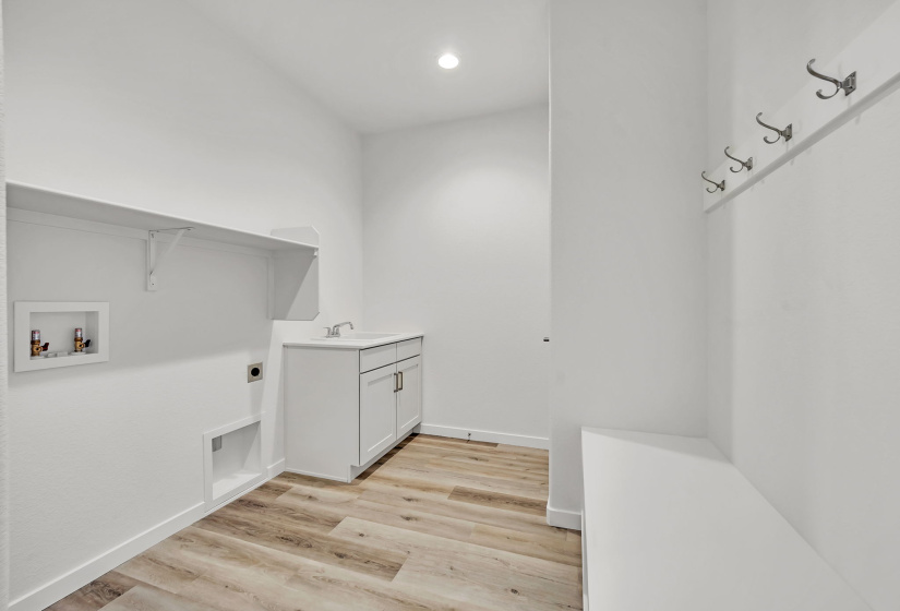 7892 Desert Wrangler Drive, Colorado Springs, Colorado 80908, 4 Bedrooms Bedrooms, ,3 BathroomsBathrooms,Residential,For Sale,Desert Wrangler,9932791