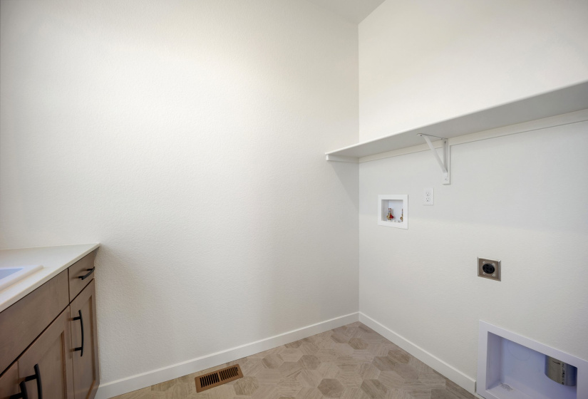 7906 Desert Wrangler Dr, Colorado Springs, Colorado 80908, 4 Bedrooms Bedrooms, ,3 BathroomsBathrooms,Residential,For Sale,Desert Wrangler Dr,9932794